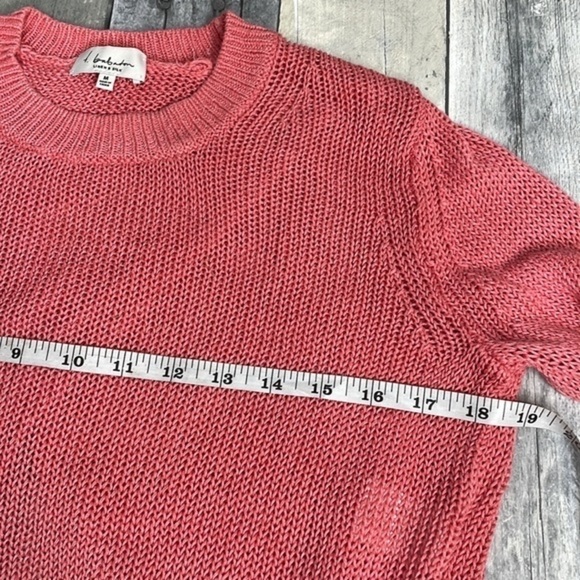 Babaton linen and silk lightweight coral long sleeve‎ crochet top. Size medium - Picture 7 of 11